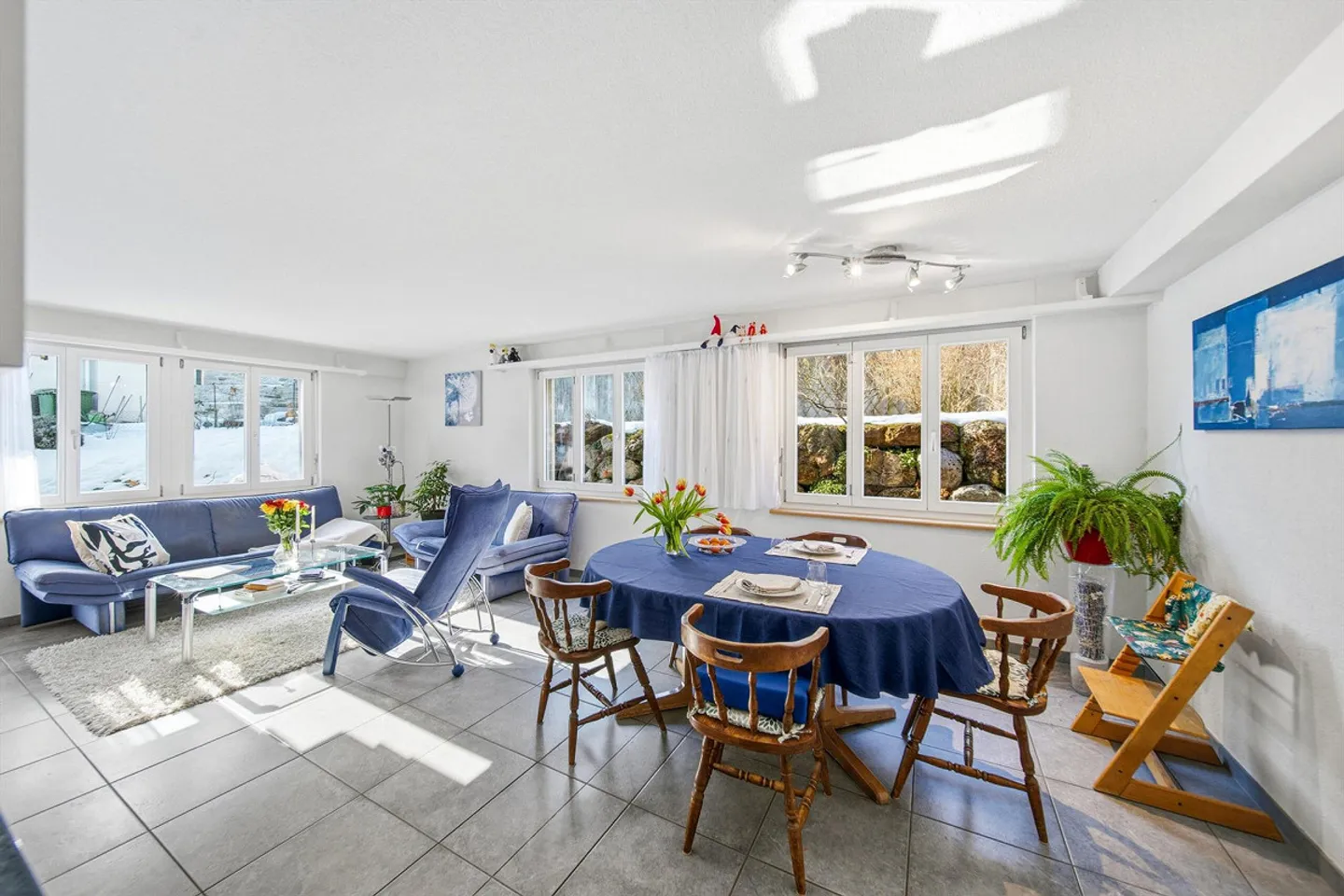 LIVING WITH ALPINE PANORAMA & 8211; 4.5 ROOM GARDEN APARTMENT - Photo 5 of 5