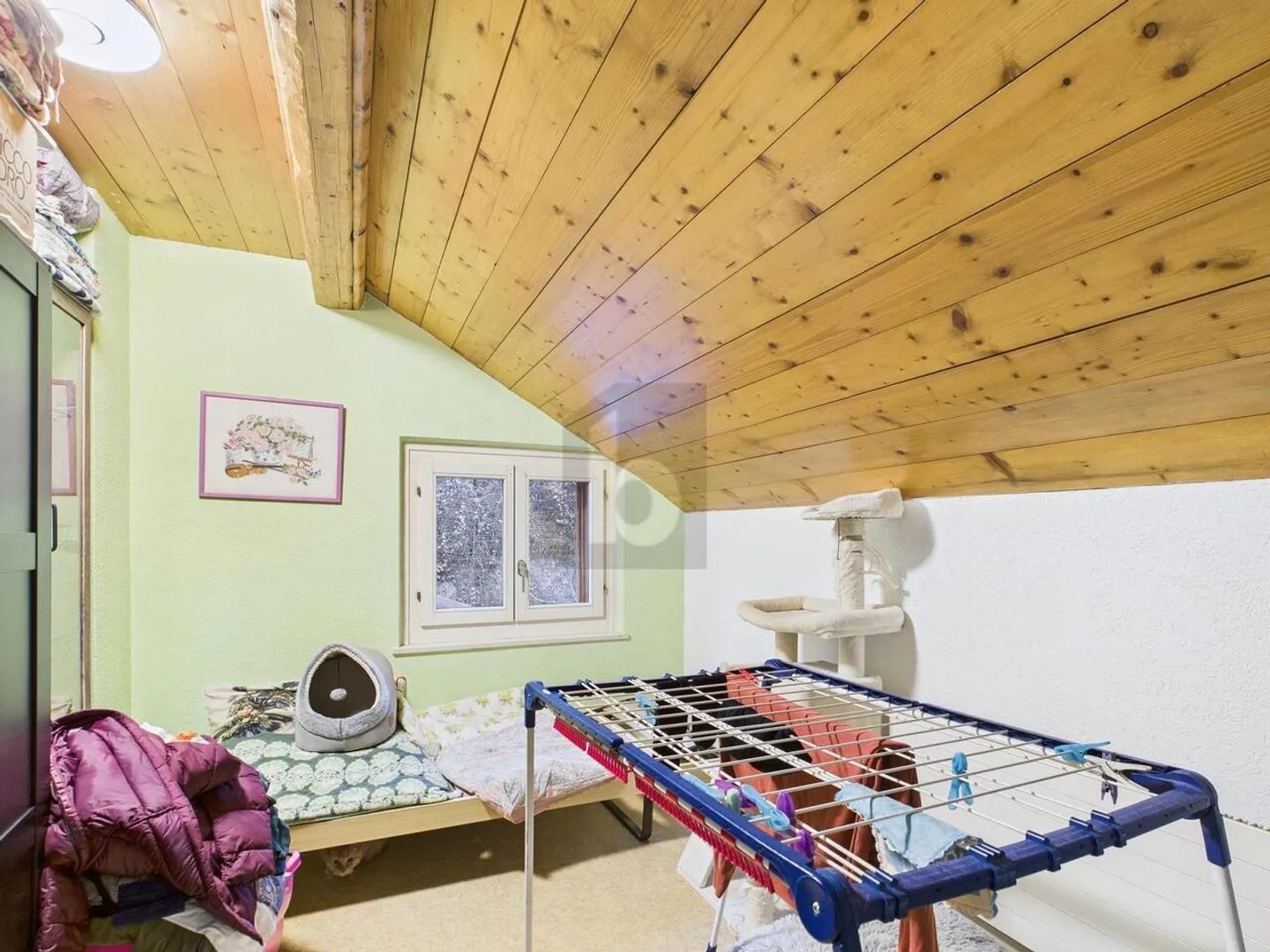 CHIC AND WELL-MAINTAINED LIVING SPACE ON TWO LEVELS - Photo 5 of 6