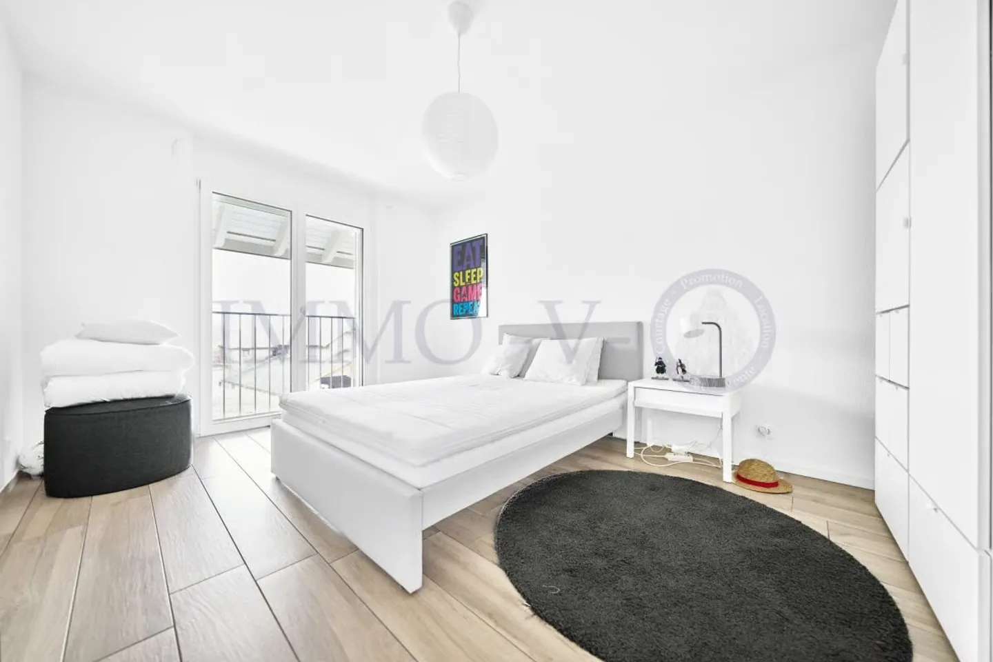 Contemporary and Spacious with Garden in Ideal Location - Photo 8 of 12