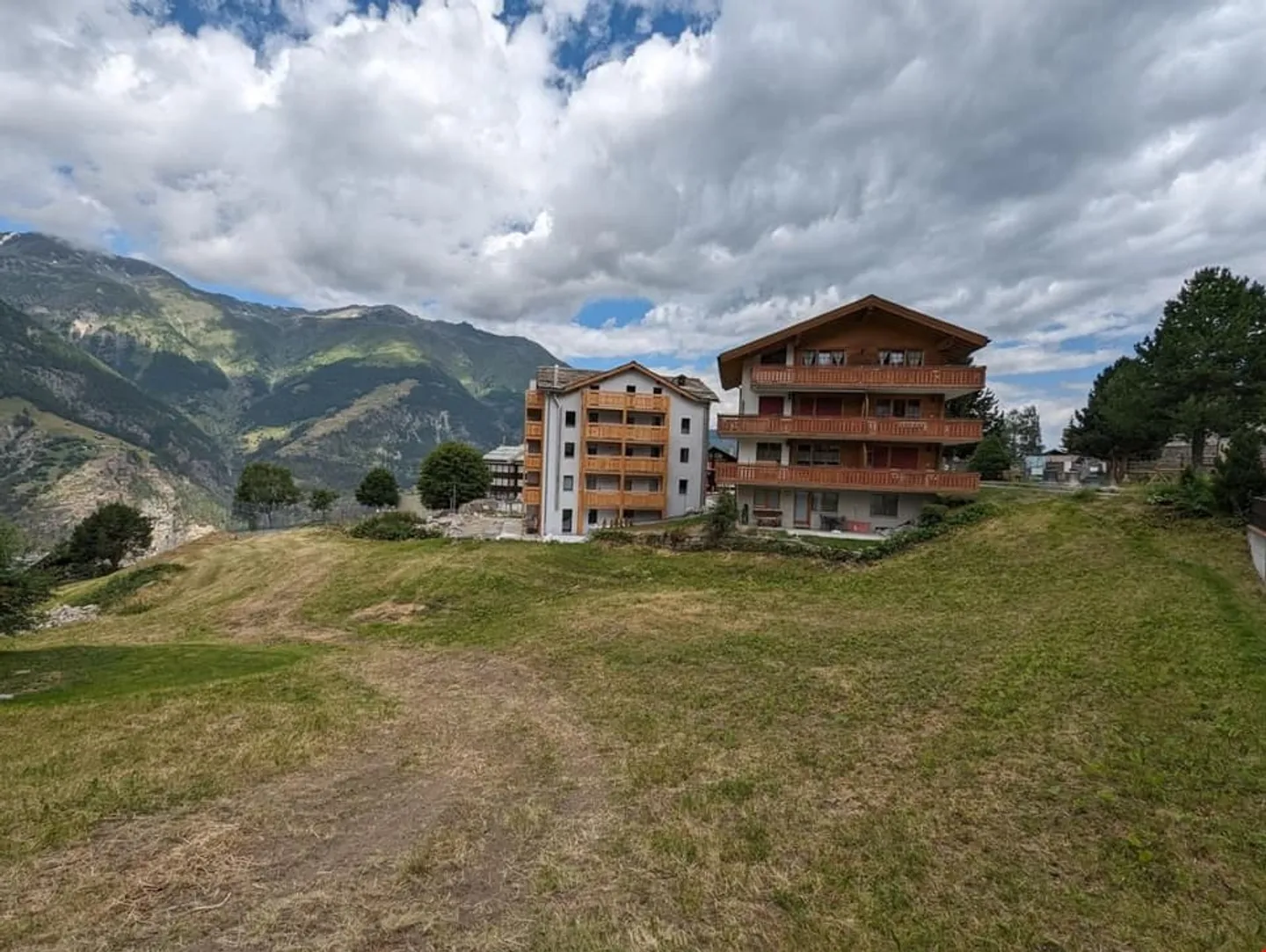 Interesting building land for multi-family houses in prime location of Grächen - Photo 2 of 11