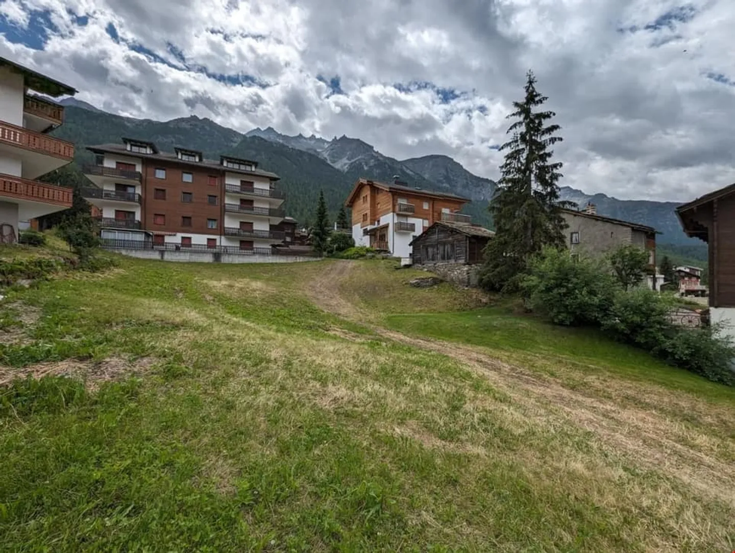 Interesting building land for multi-family houses in prime location of Grächen - Photo 7 of 11