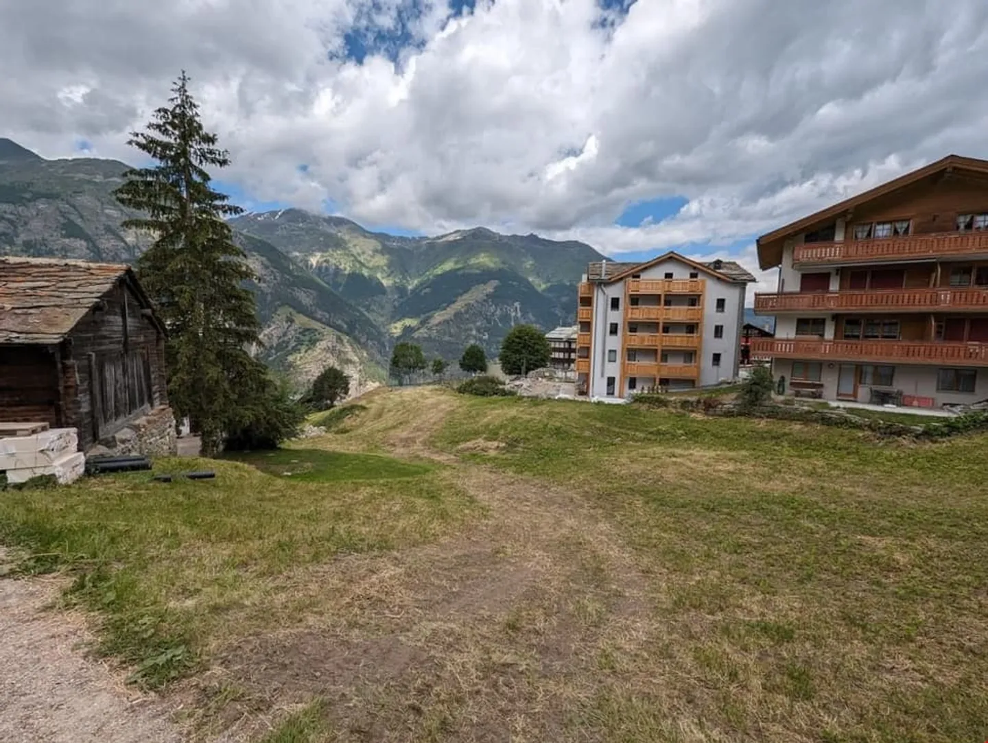 Interesting building land for multi-family houses in prime location of Grächen - Photo 8 of 11