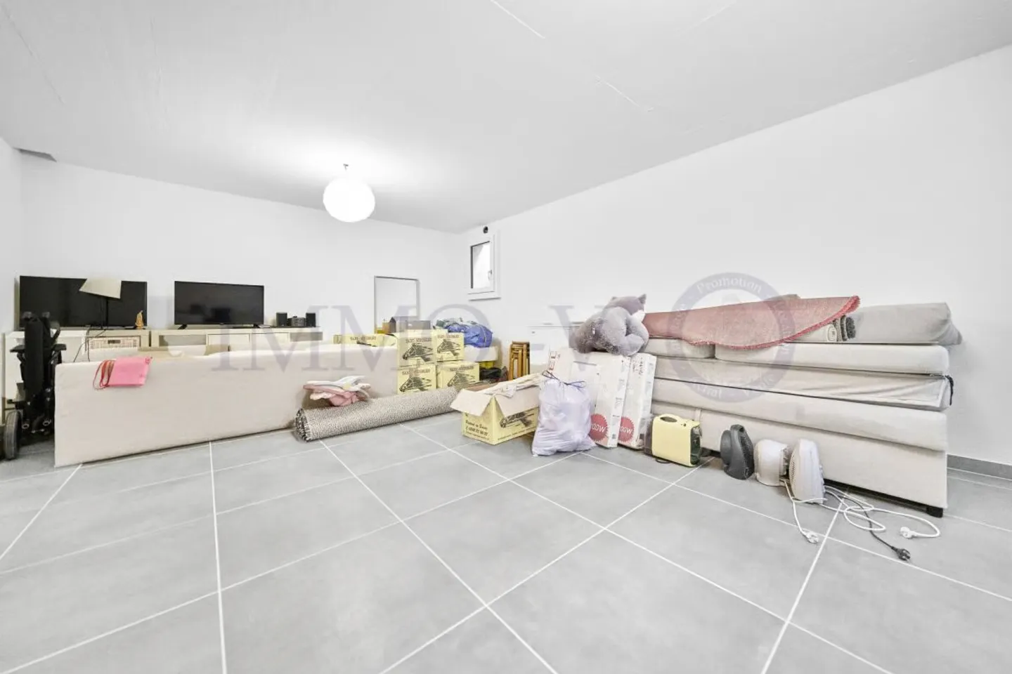 Contemporary and Spacious with Garden in Ideal Location - Photo 12 of 12