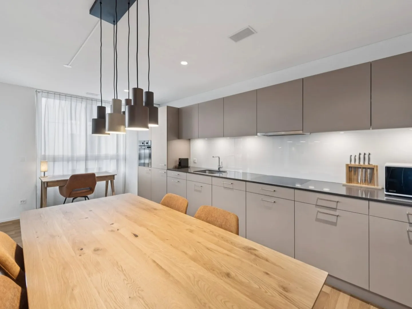 Möblierte Apartments mit Madrid Flair  direkt im grössten Shoppingcenter der Schweiz! - Foto 3 von 9