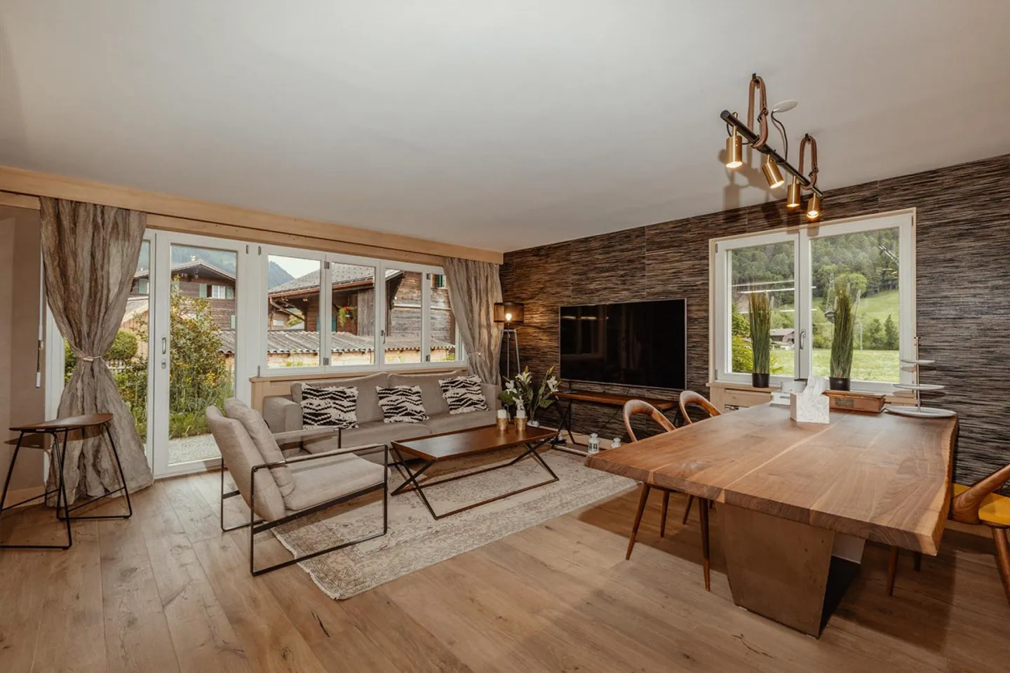 Elegant Garden Flat in Gstaad - Photo 1 of 13