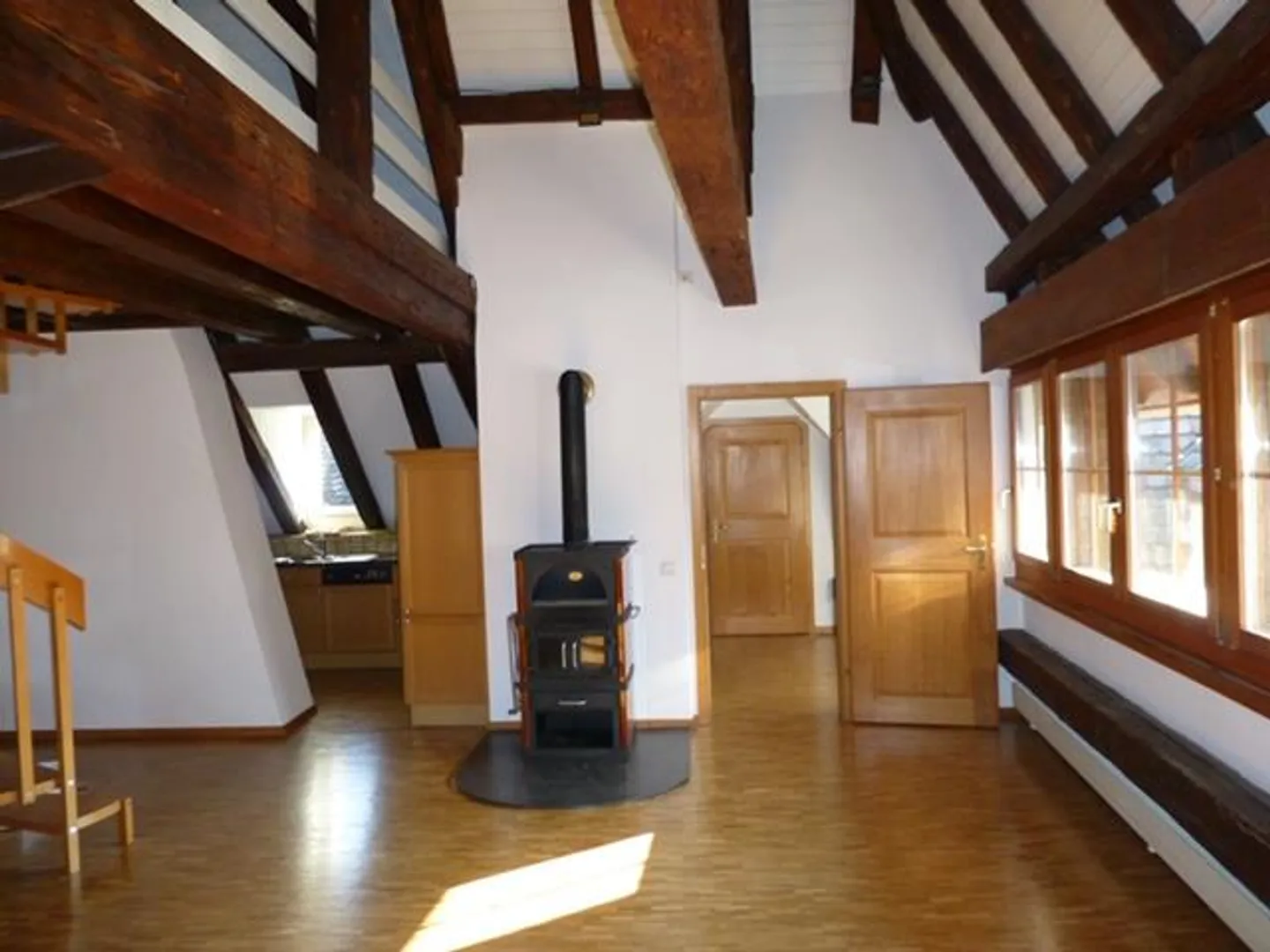 3.5-room attic apartment with gallery in the heart of Aarau's old town - Photo 4 of 8