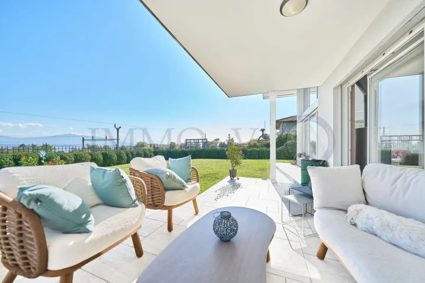 DE STANDING AVEC GRAND JARDIN ET VUE LAC - Photo 7 of 18
