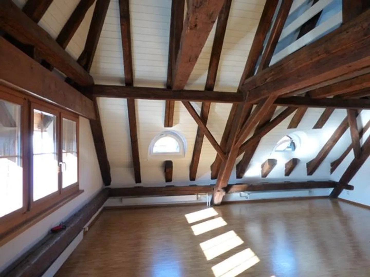 3.5-room attic apartment with gallery in the heart of Aarau's old town - Photo 5 of 8