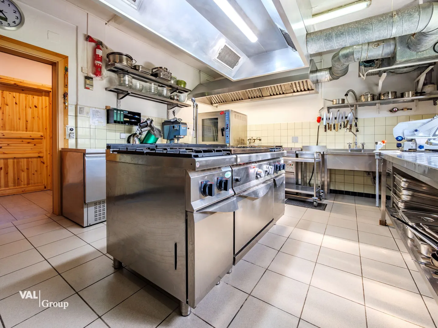 Building with group accommodation and great potential - Photo 11 of 13