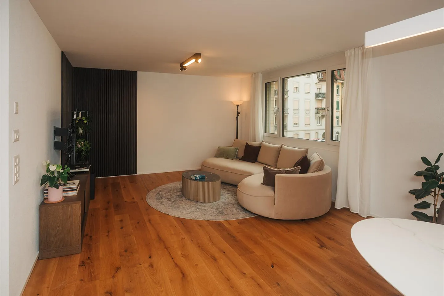 Modernes Apartment mit Terrasse - Foto 1 von 14