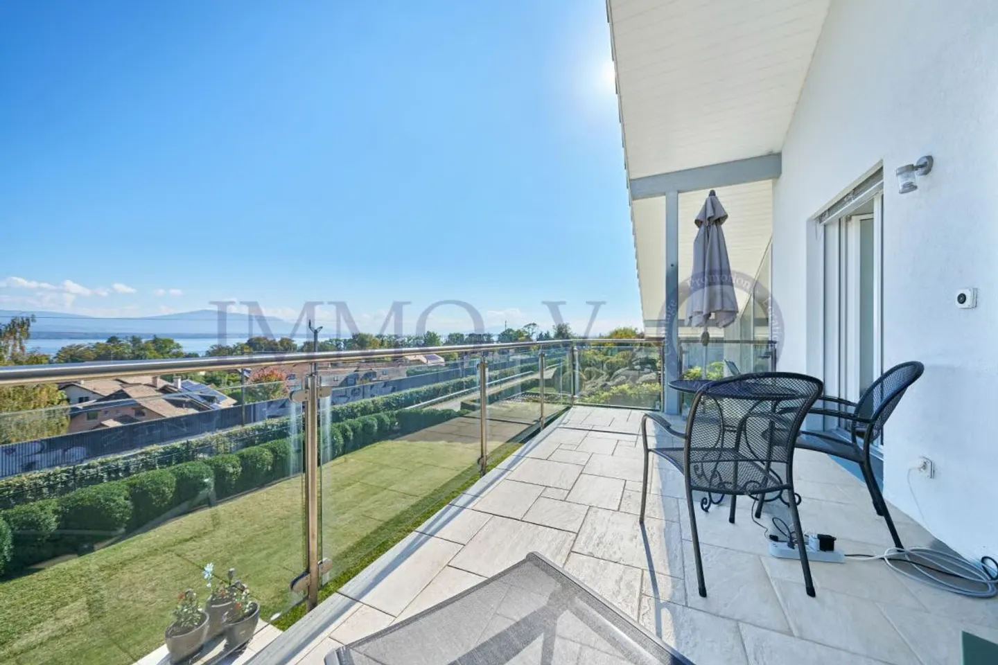 DE STANDING AVEC GRAND JARDIN ET VUE LAC - Photo 10 of 18