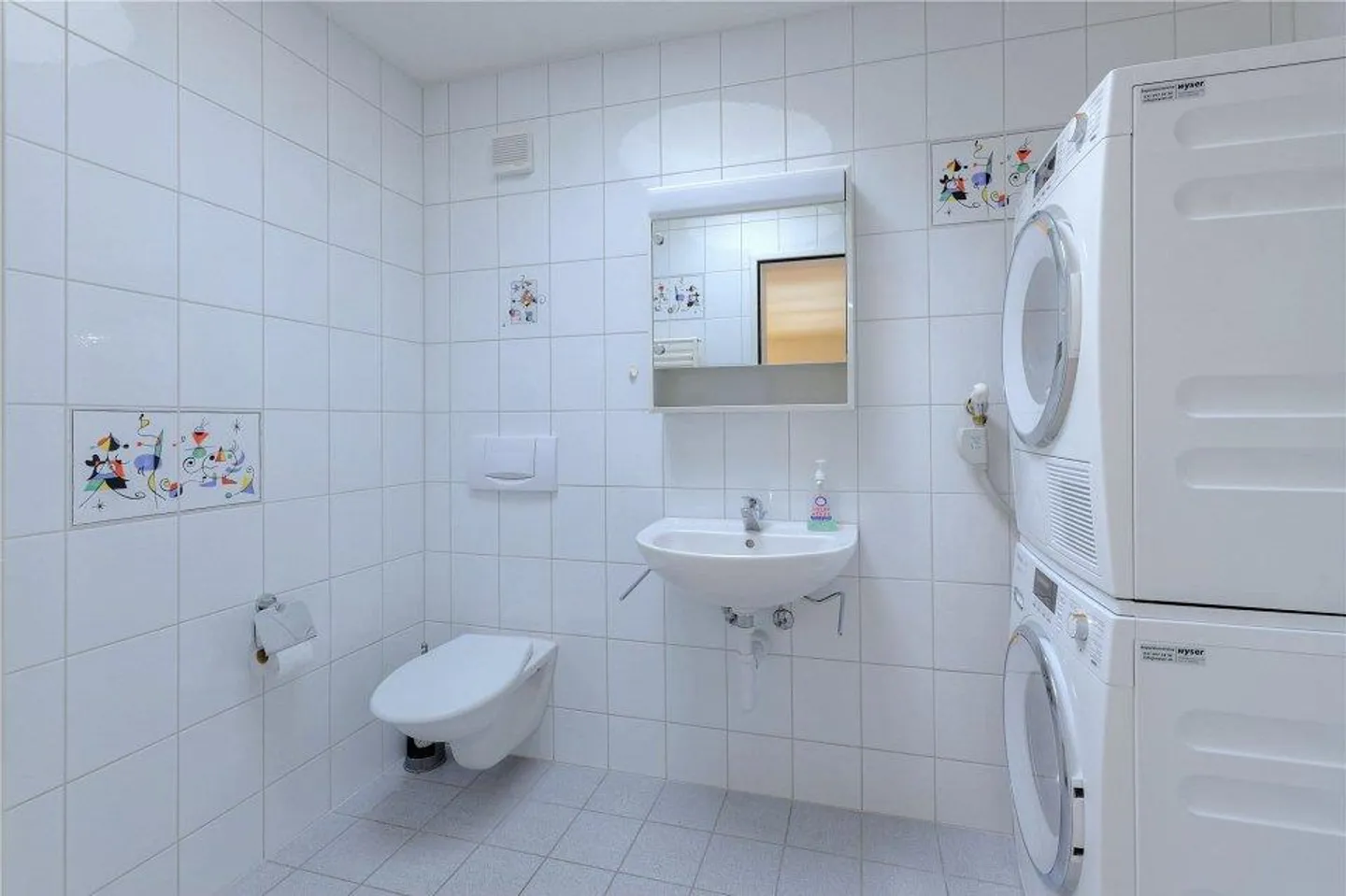 Exclusive, sunny 4½ (5½) room attic maisonette apartment with large terrace - Photo 12 of 13