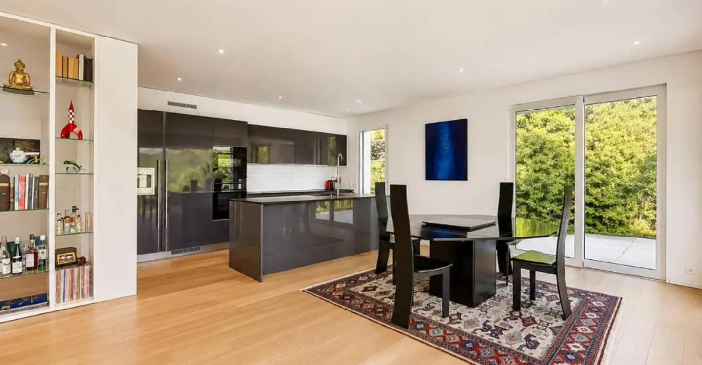 Zeitgemäße Wohnung mit Seeblick - Foto 3 von 11