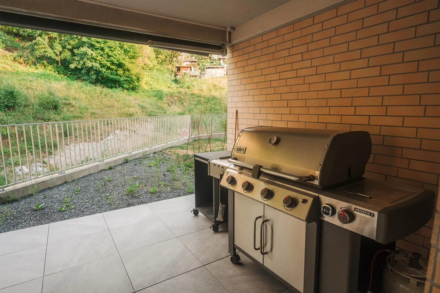 Modernes Apartment mit Terrasse - Foto 3 von 14