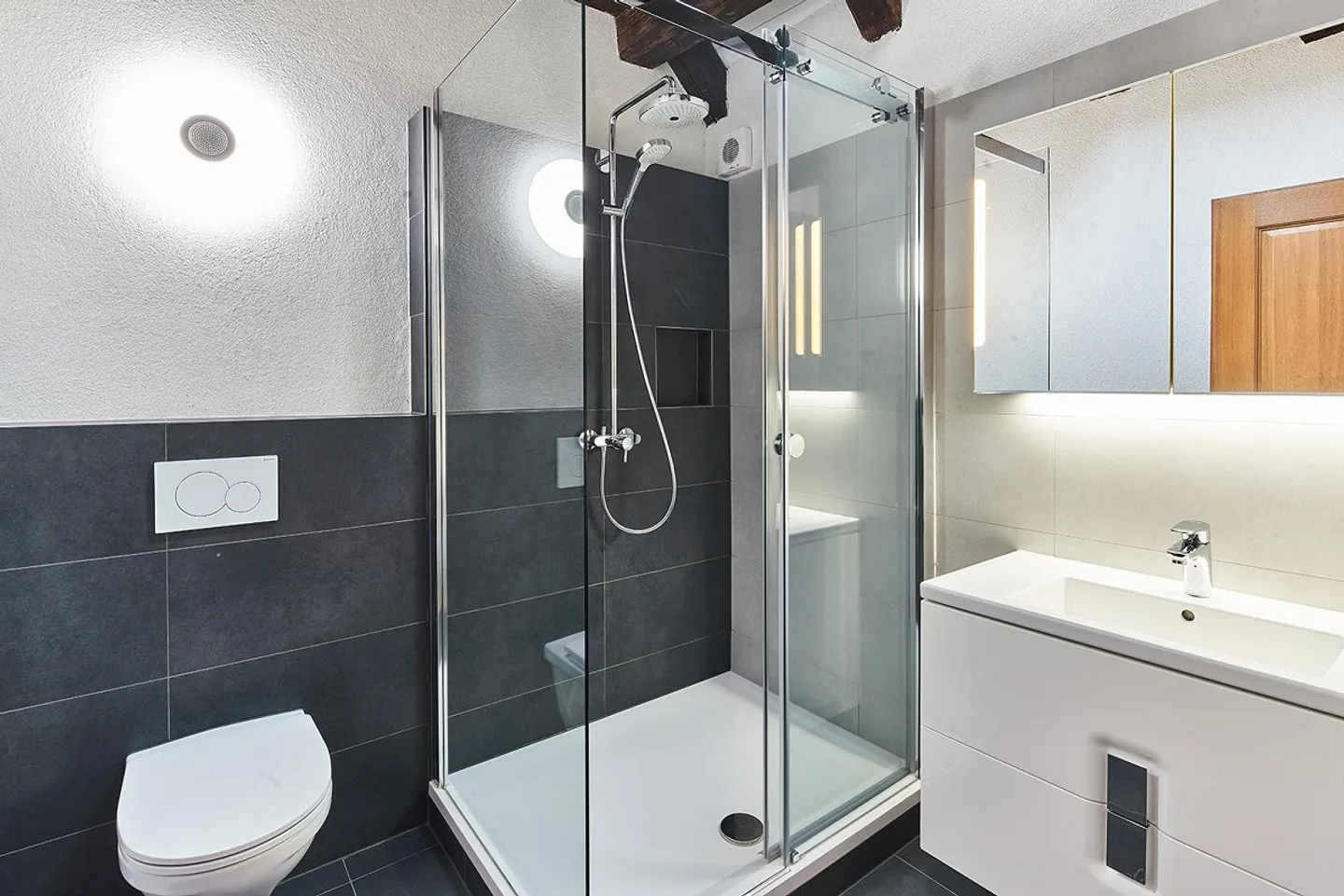 3.5-room attic apartment with gallery in the heart of Aarau's old town - Photo 7 of 8