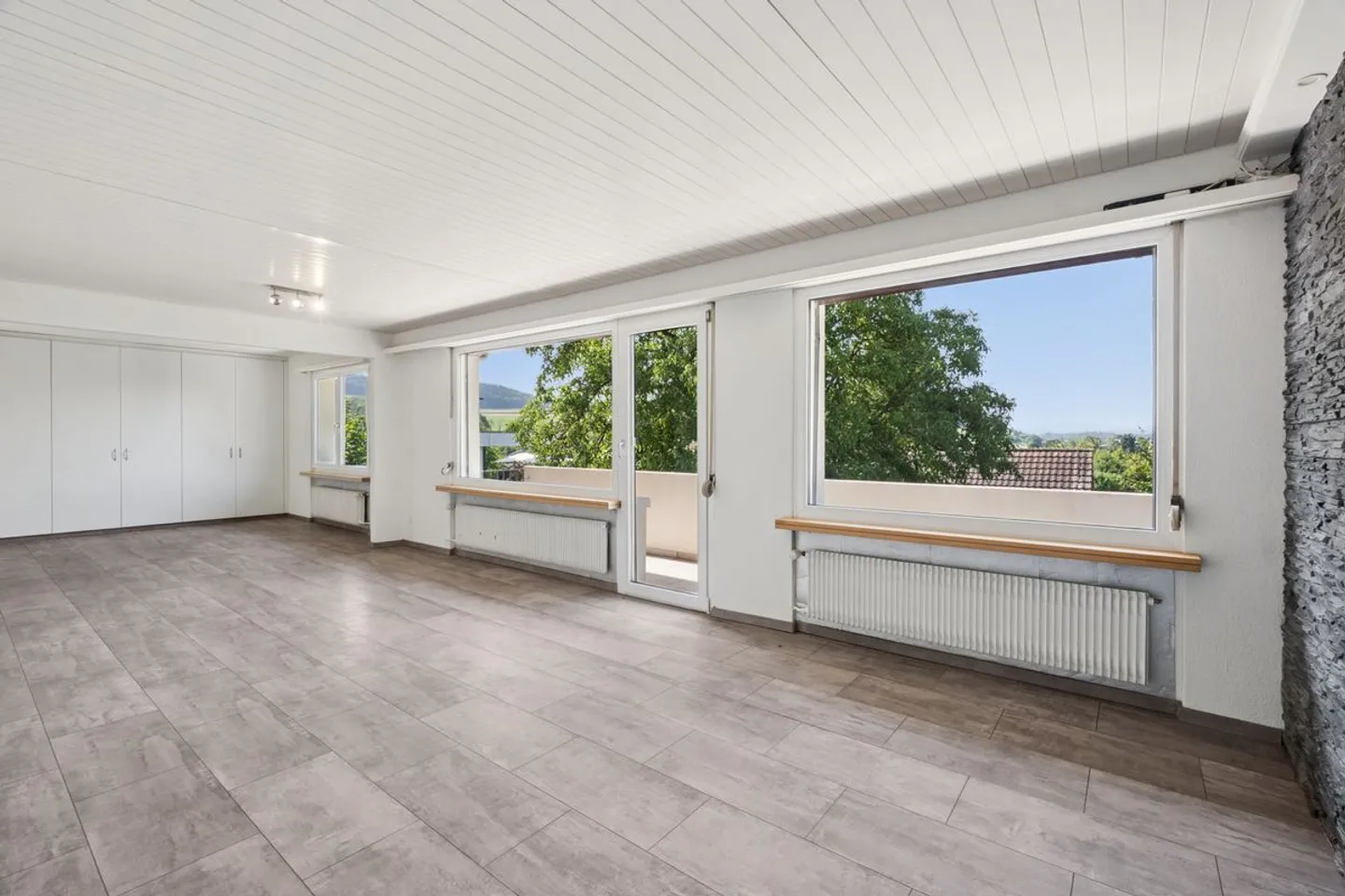 Casa unifamiliare con appartamento separato - Foto 7 di 13