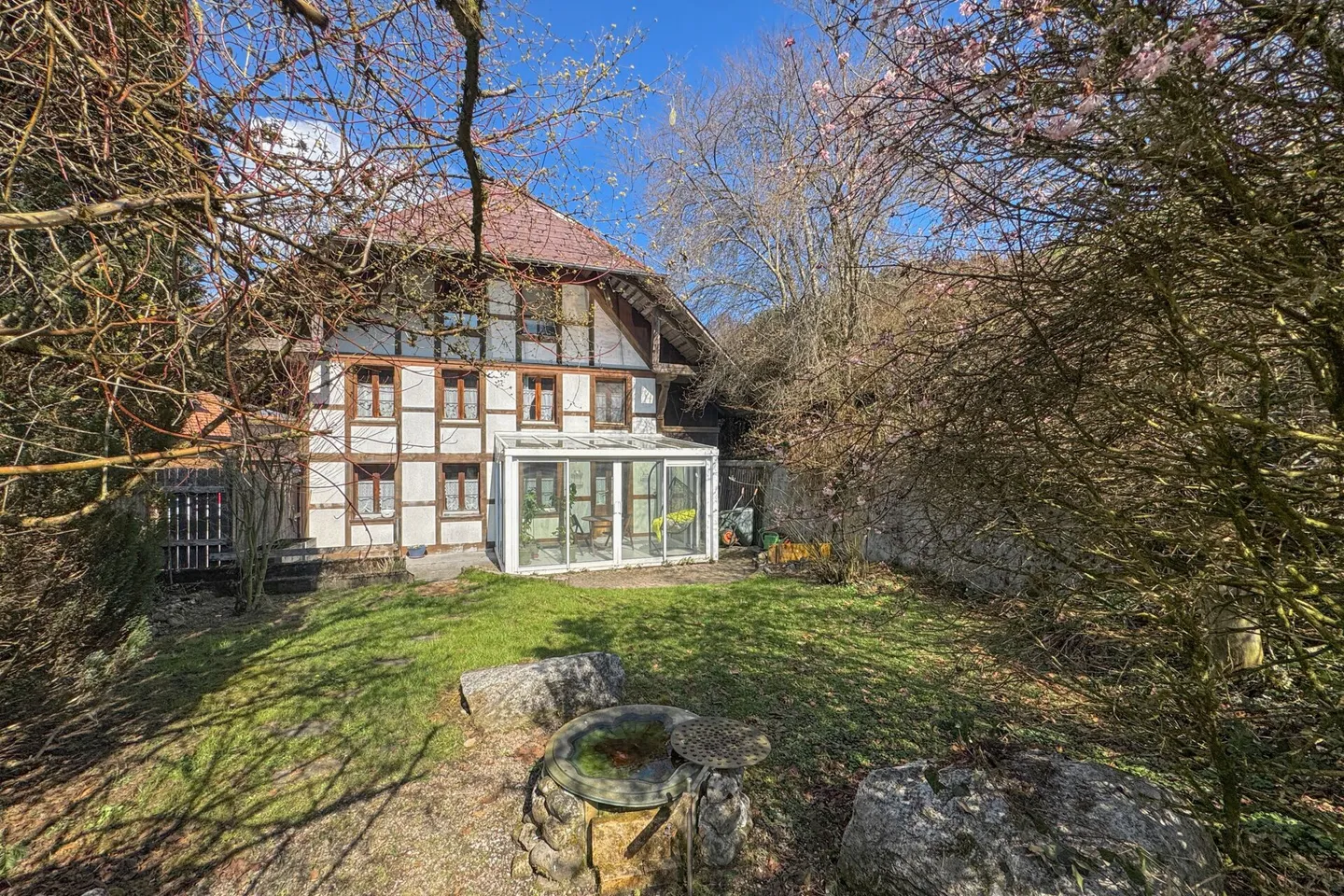 Casa, prato, bosco: tanto spazio per la vostra vita in campagna - Foto 1 di 12