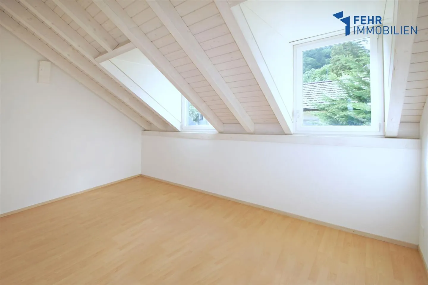 Fehr Real Estate - Comfortable 4½-Room Penthouse Apartment - Photo 9 of 13