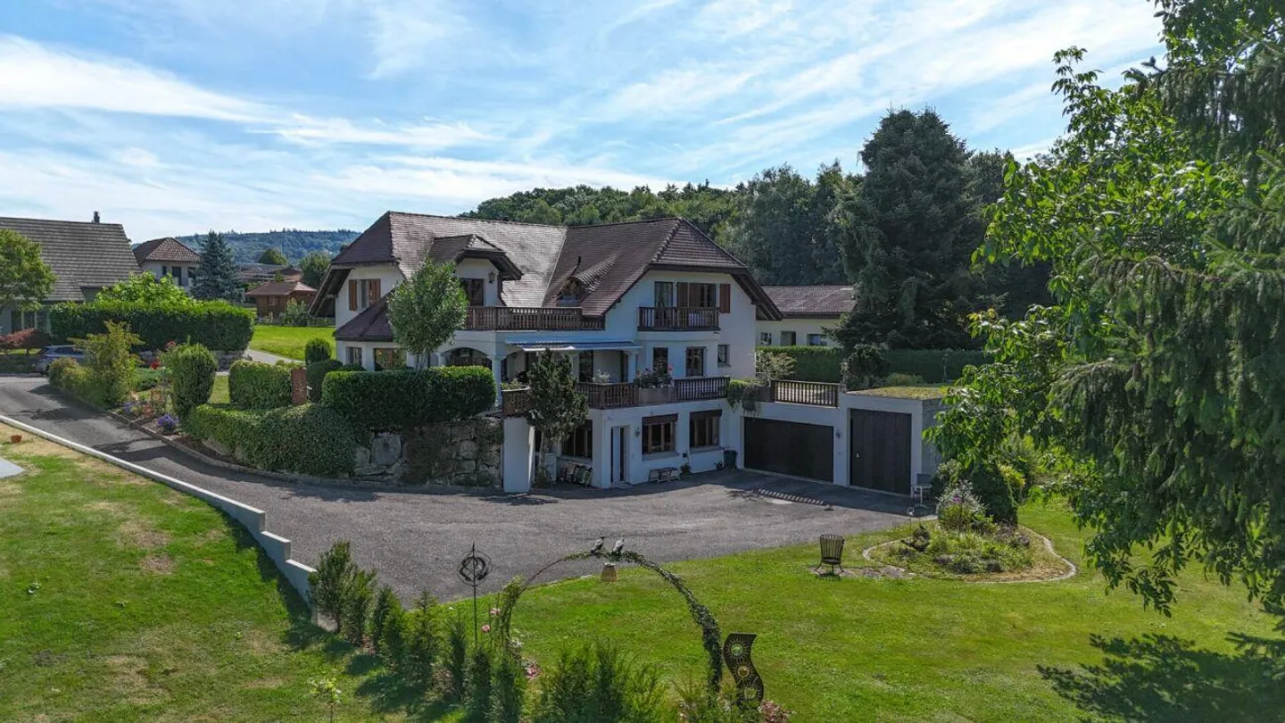 Une maison de maître pleine de possibilités - Habiter et travailler sous un même toit - Photo 1 sur 30
