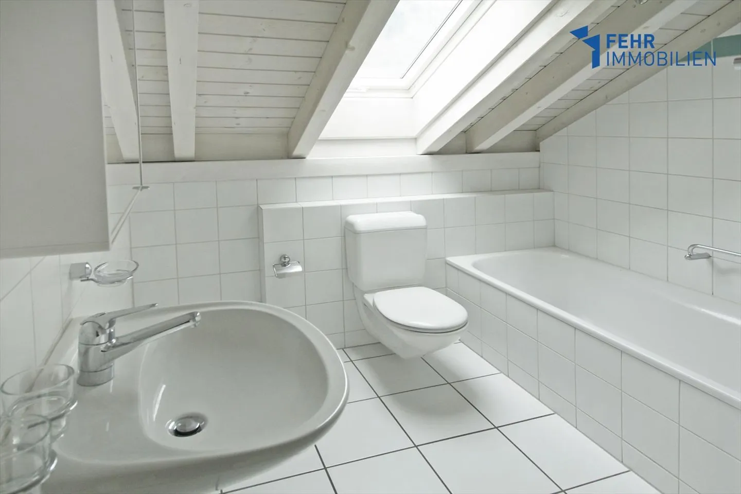 Fehr Real Estate - Comfortable 4½-Room Penthouse Apartment - Photo 10 of 13