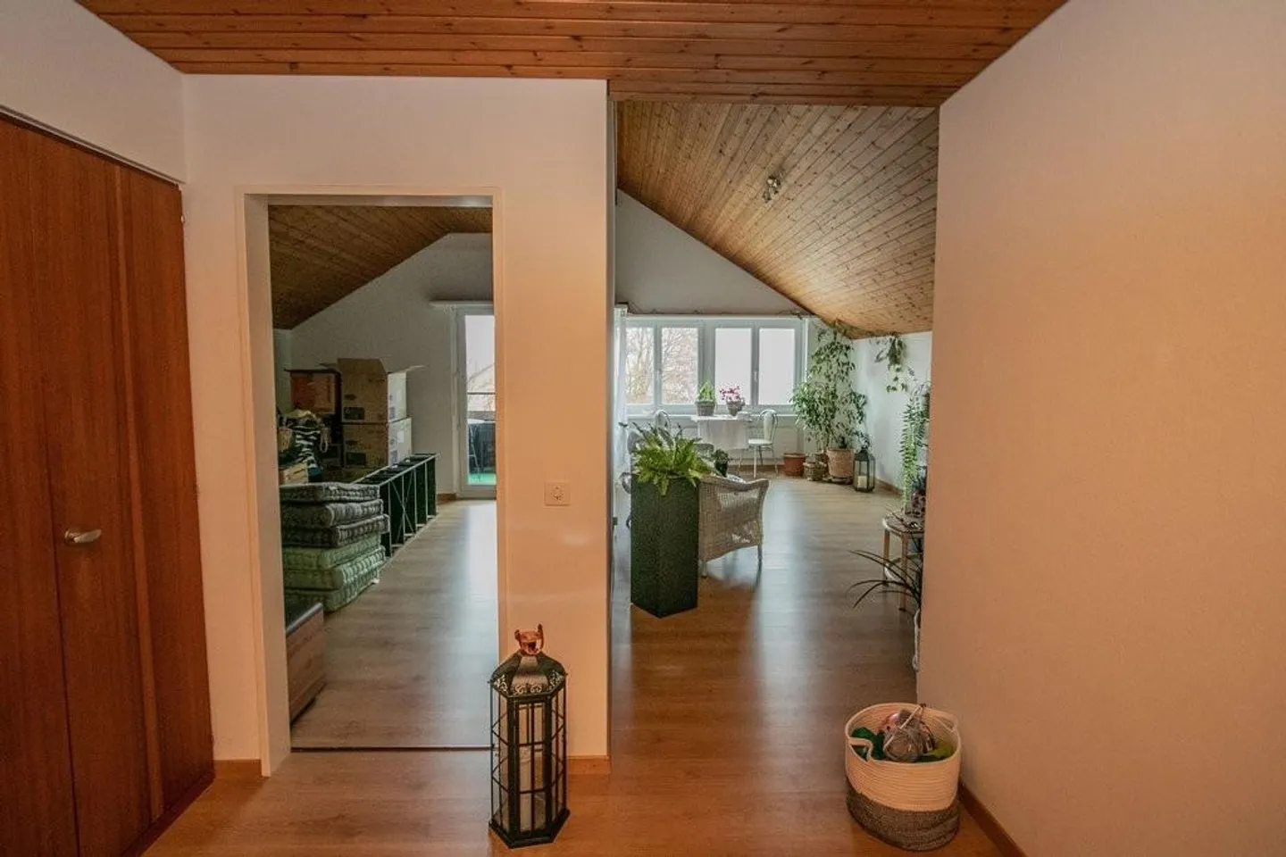 Appartamento mansardato di 2 stanze in una posizione tranquilla - Foto 2 di 8