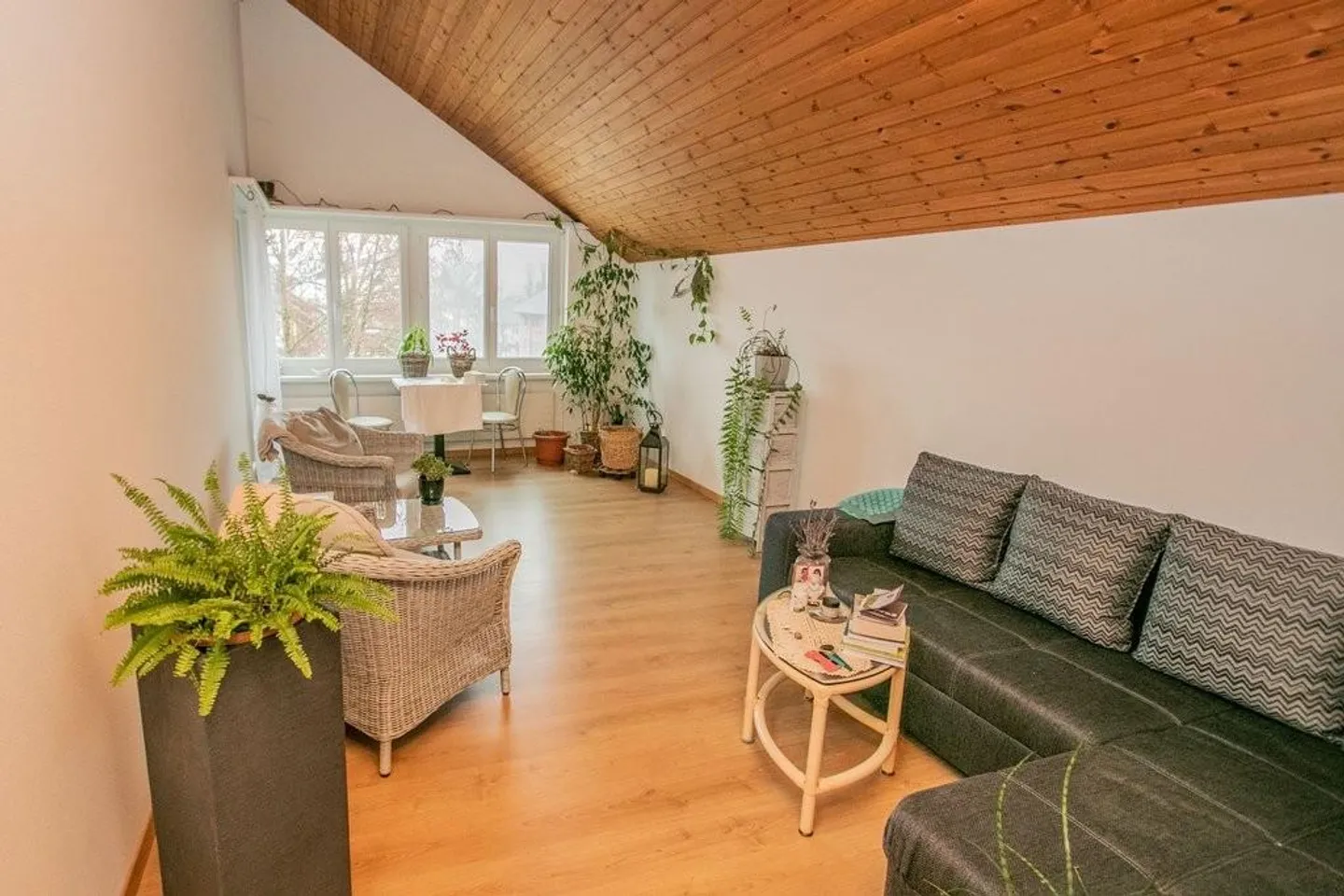 Appartamento mansardato di 2 stanze in una posizione tranquilla - Foto 5 di 8