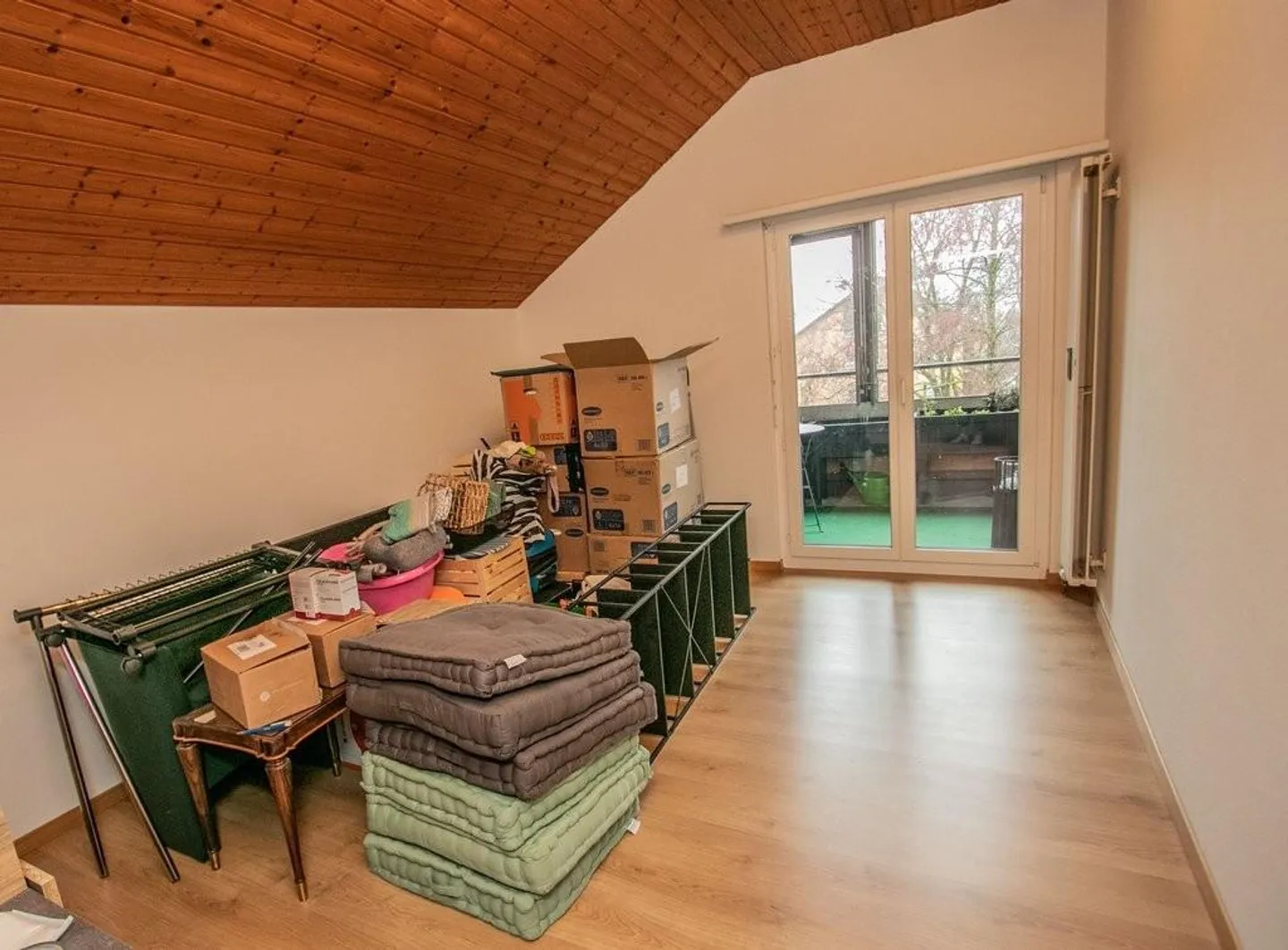 Appartamento mansardato di 2 stanze in una posizione tranquilla - Foto 7 di 8