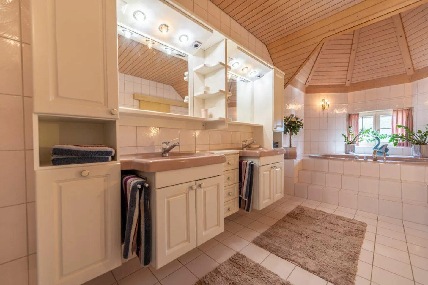 Une maison de maître pleine de possibilités - Habiter et travailler sous un même toit - Photo 19 sur 30