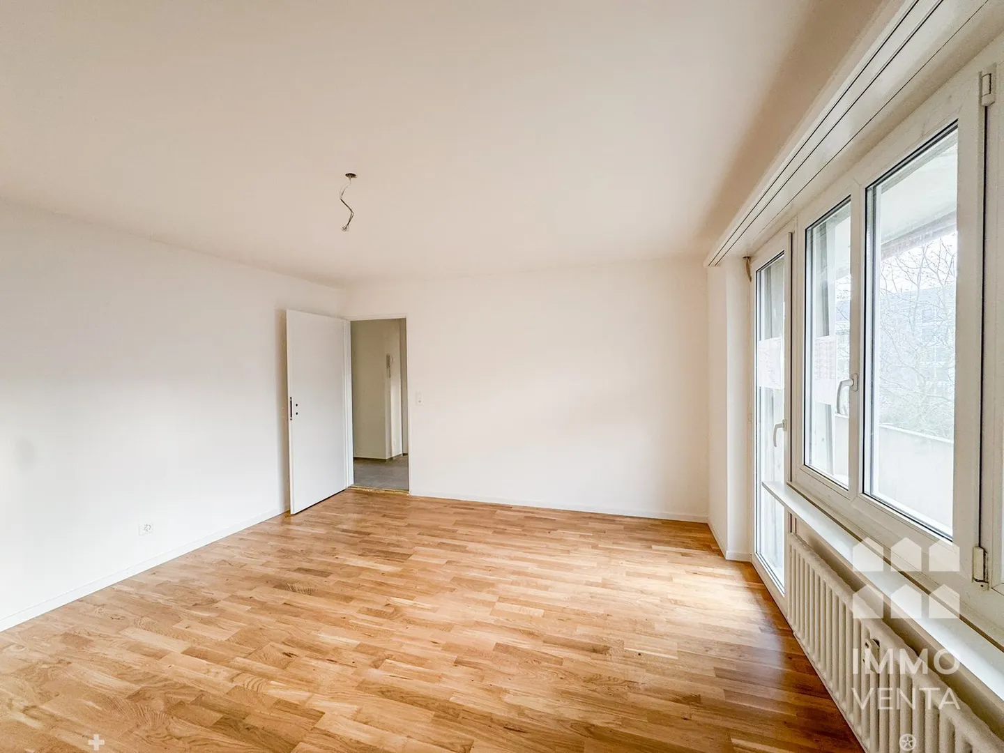 Fully renovated 2-room apartment for rent in Biel - Photo 7 of 8