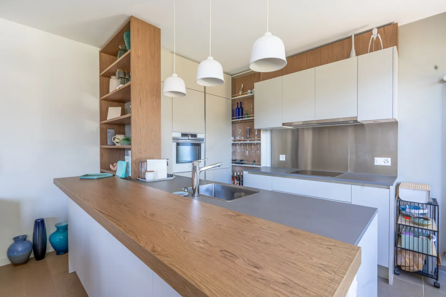 Charming Apartment with Lake View - Photo 8 of 13