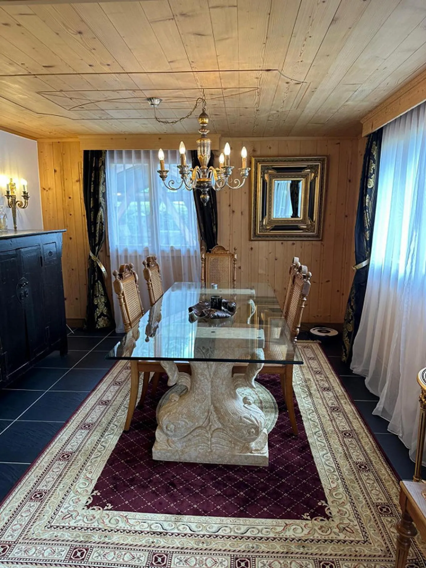 Charming Alpine Chalet with Garden - Photo 8 of 13