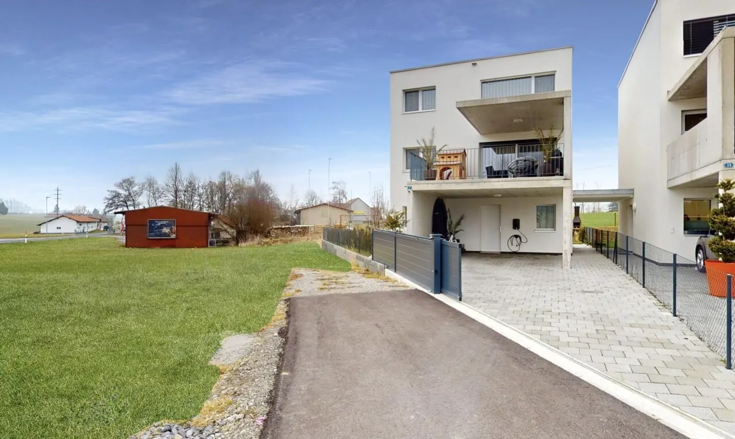 Beautiful modern detached villa with garden - Photo 11 of 13