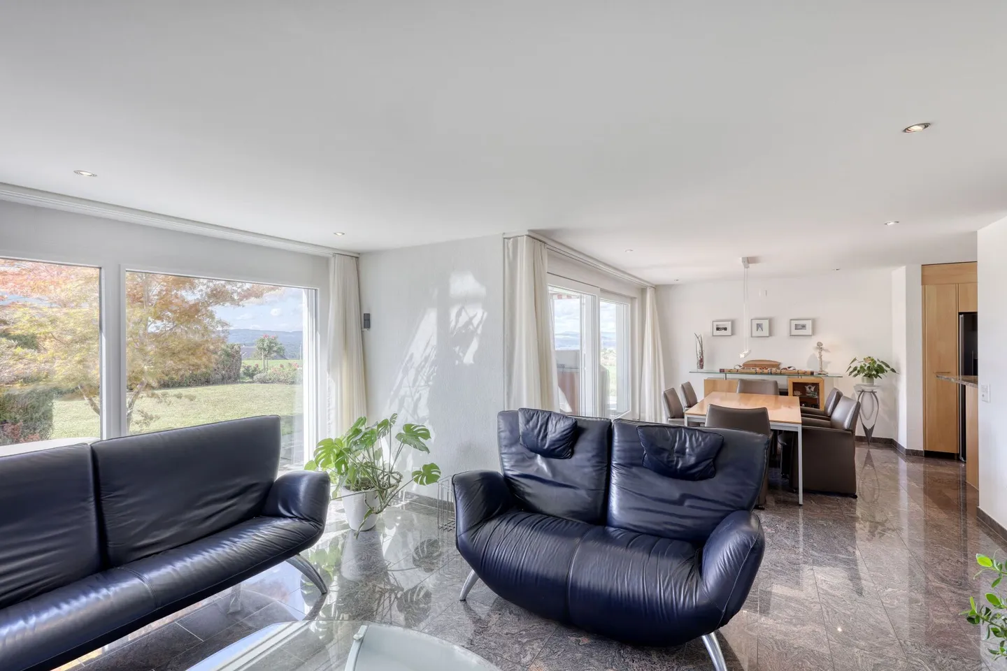 Maison semi-détachée de 5,5 pièces avec jardin - Un chez-soi pour arriver et se sentir bien - Photo 4 sur 7