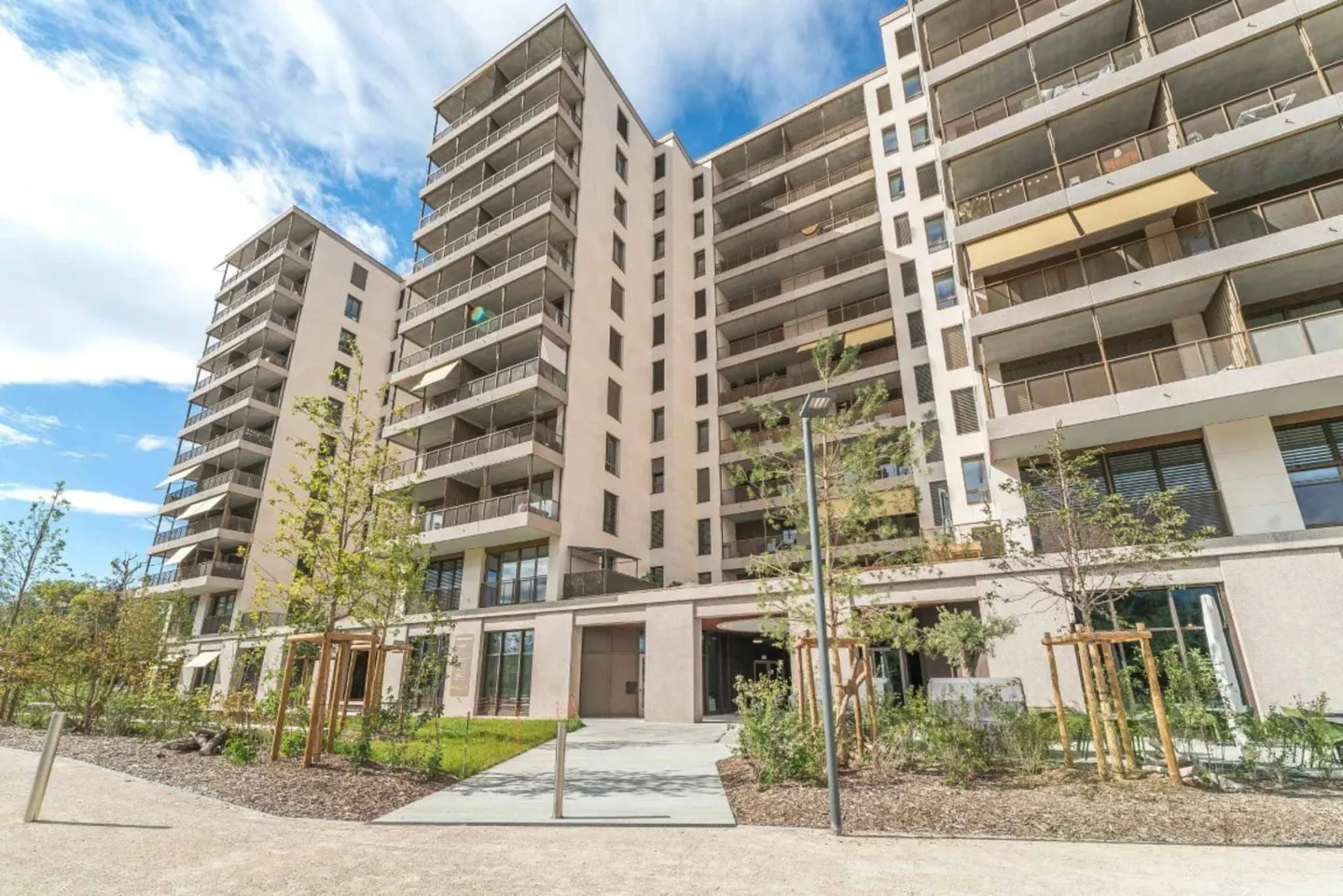 Office space for rent - Photo 2 of 13