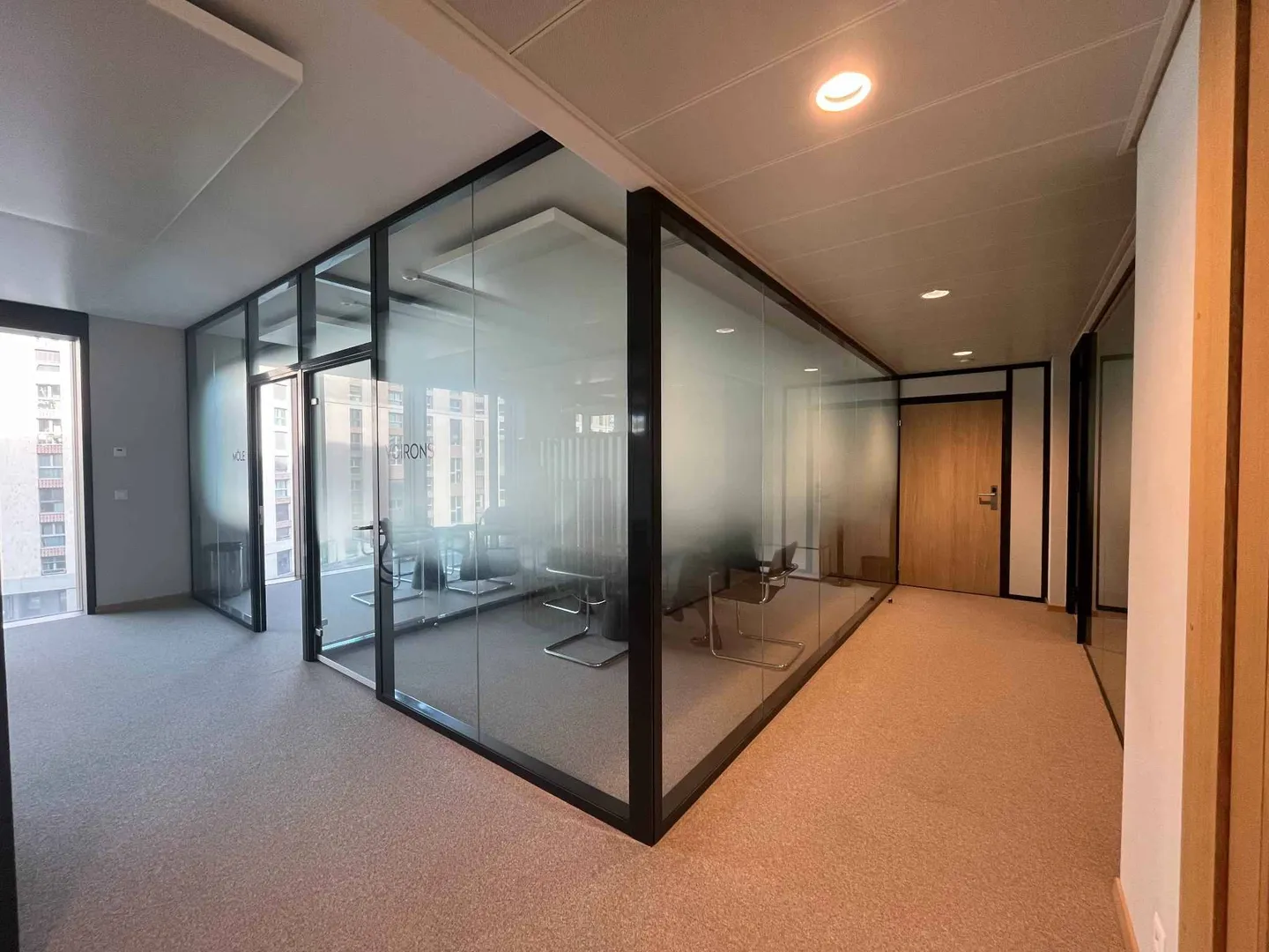 Office space for rent - Photo 3 of 13