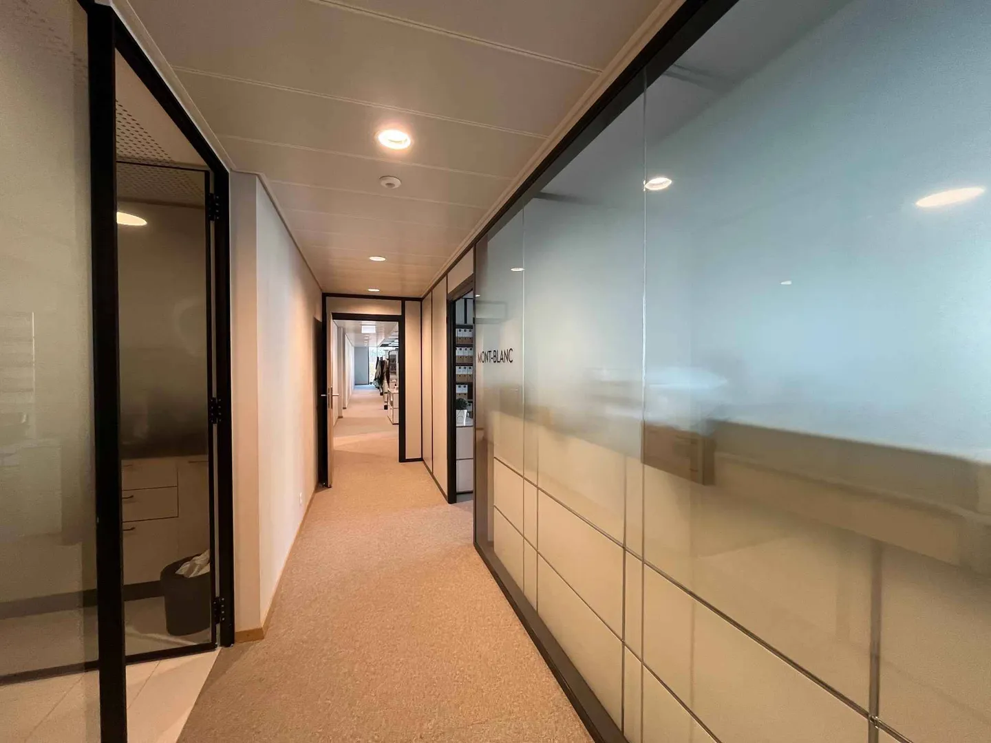 Office space for rent - Photo 5 of 13