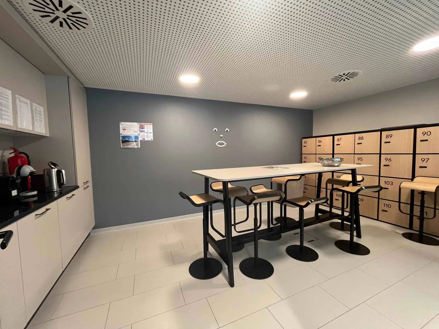 Office space for rent - Photo 10 of 13