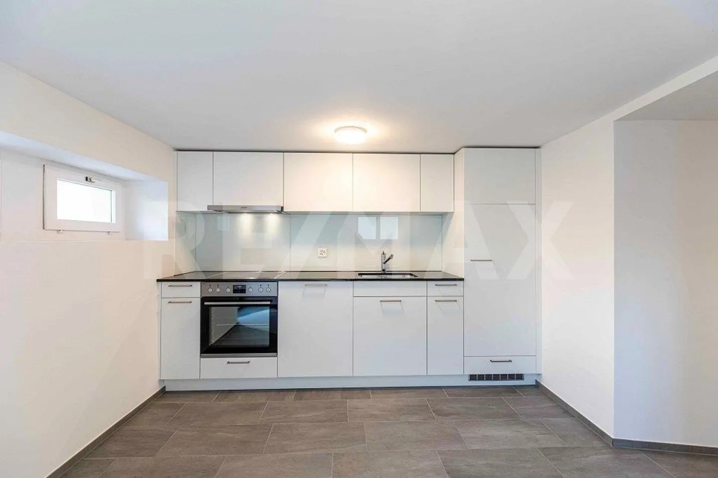 Extraordinary Generational Gem / Suitable as an Investment Property - Photo 4 of 13