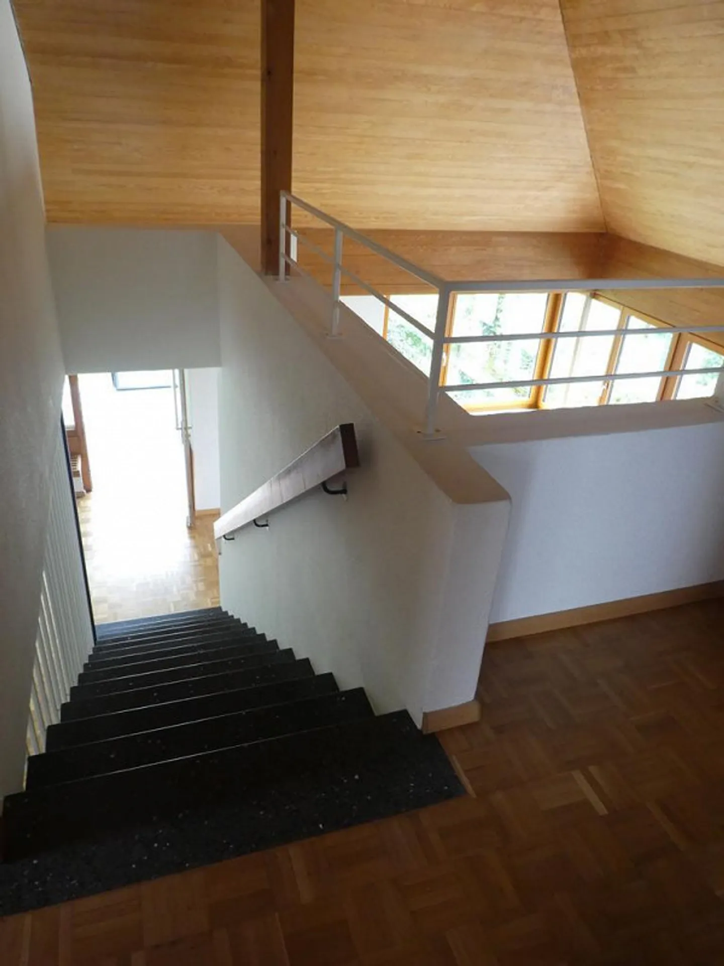 Casa unifamiliare in una posizione soleggiata con vista mozzafiato in affitto - Foto 7 di 12