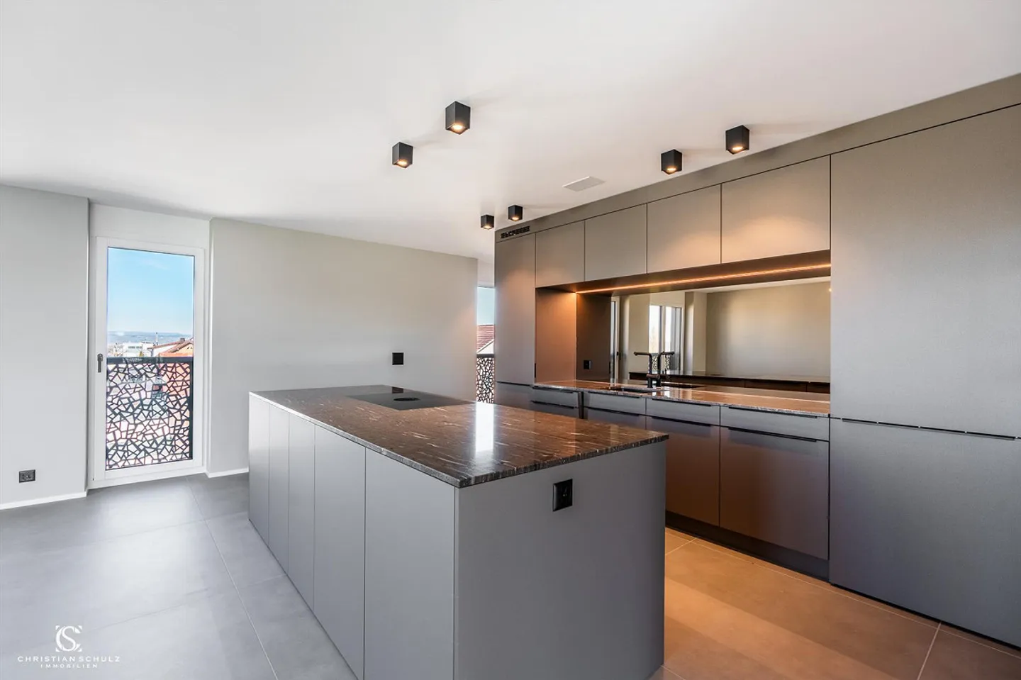 Appartement penthouse neuf exclusif avec grande terrasse et ciel ouvert ! - Photo 3 sur 16