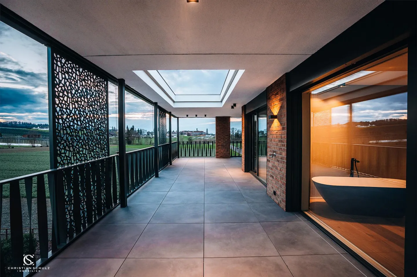 Appartement penthouse neuf exclusif avec grande terrasse et ciel ouvert ! - Photo 1 sur 16