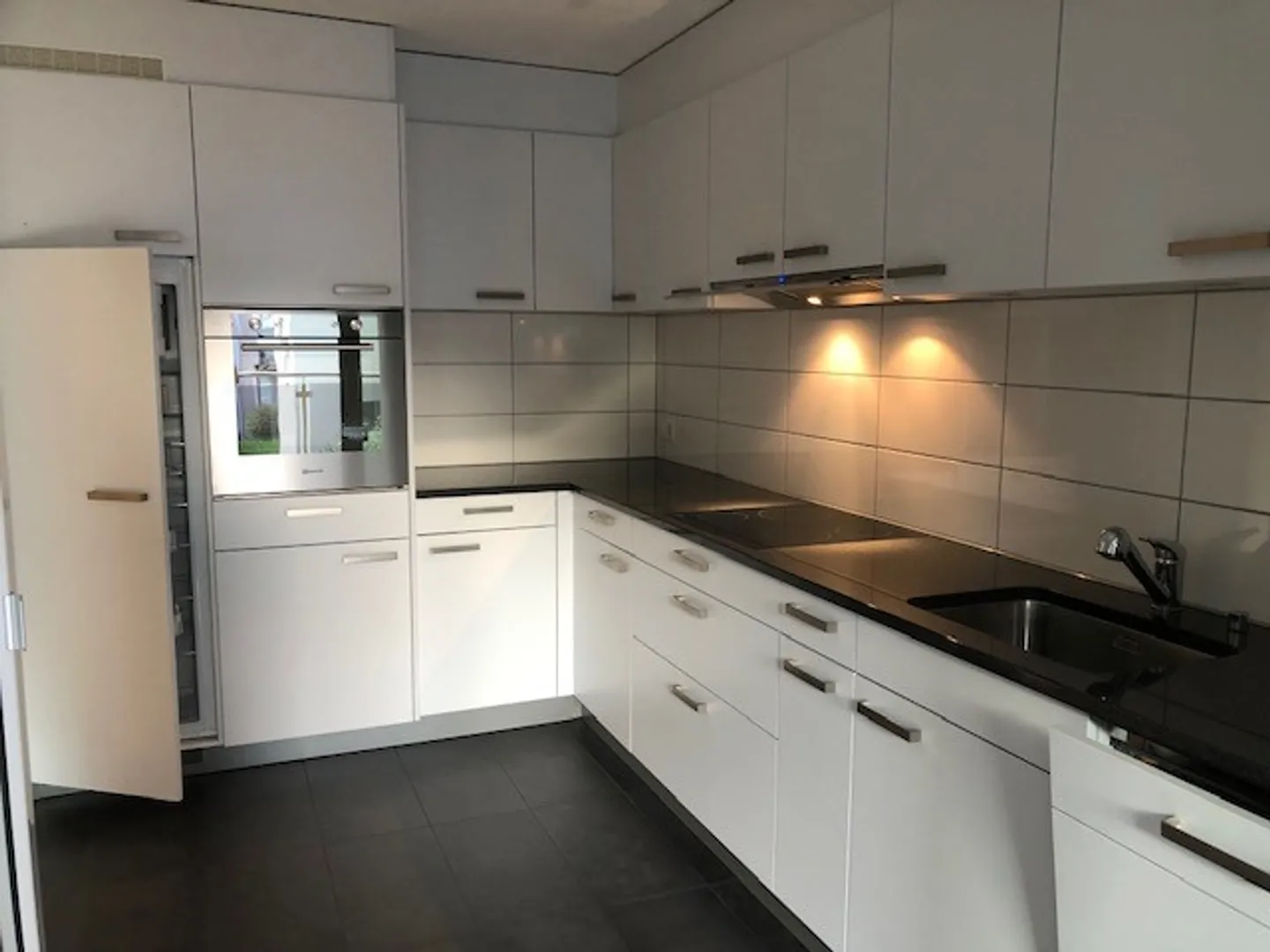 Appartement 4.5 pièces neuf avec standard de propriété à louer - Photo 2 sur 8