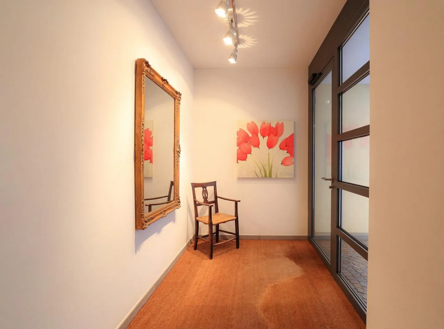 Hideaway - Photo 3 of 10