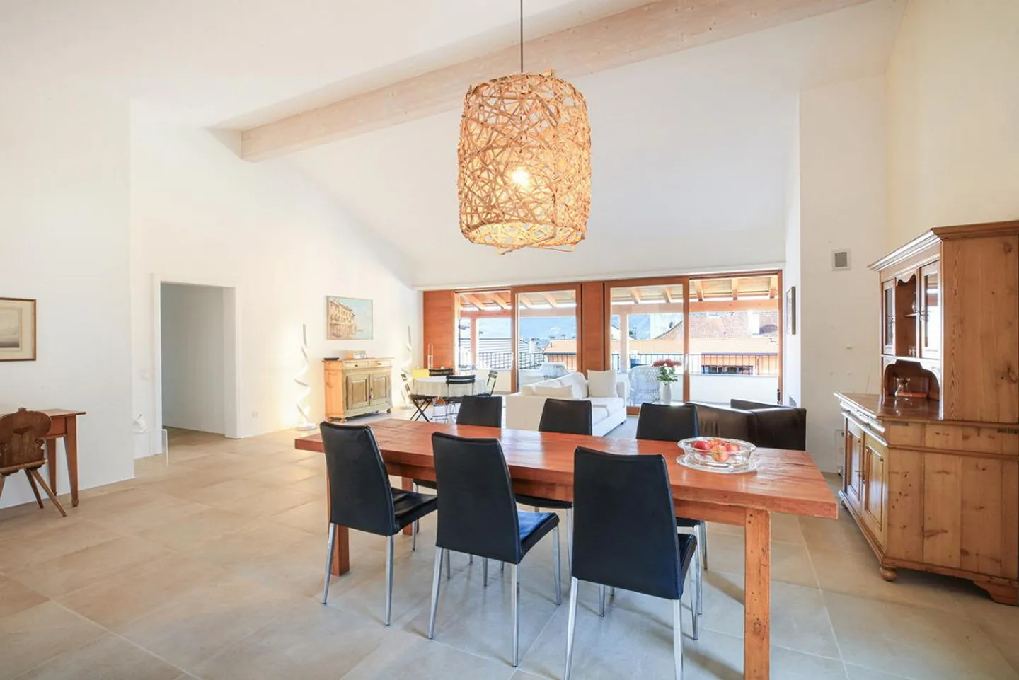 Hideaway - Photo 6 of 10