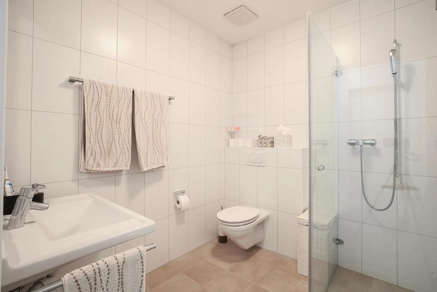 Hideaway - Photo 8 of 10