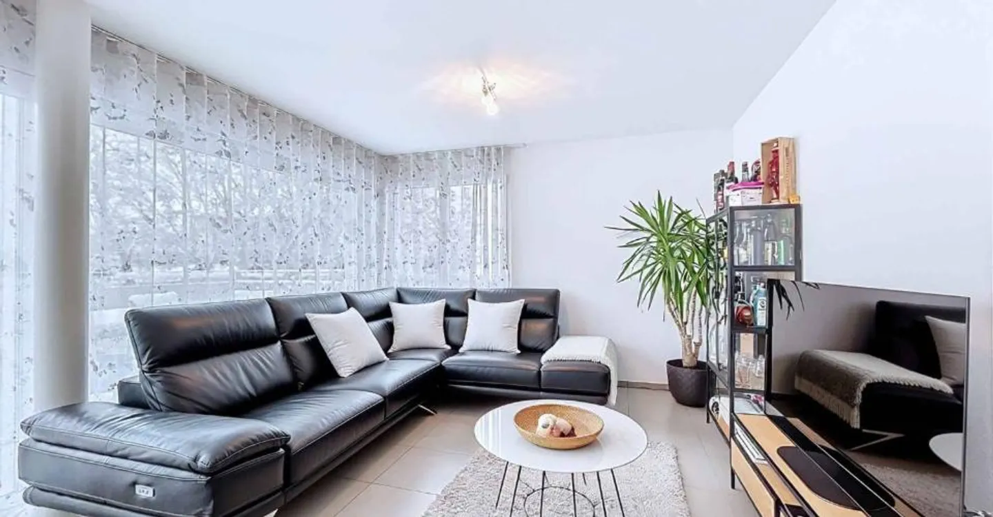 Appartement de 4.5 pièces dans PPE récente – Libre dès octobre ! - Photo 3 sur 11