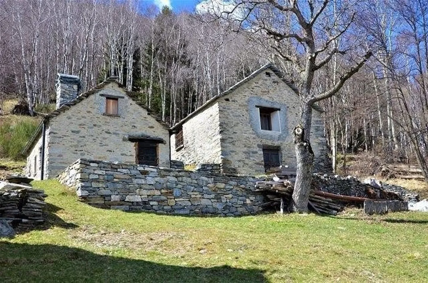 Due rustici parzialmente ristrutturati con giardino - Foto 24 di 27