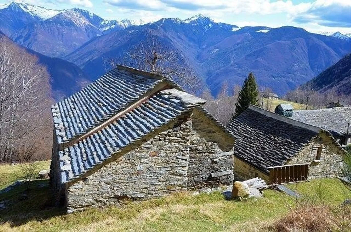 Due rustici parzialmente ristrutturati con giardino - Foto 25 di 27