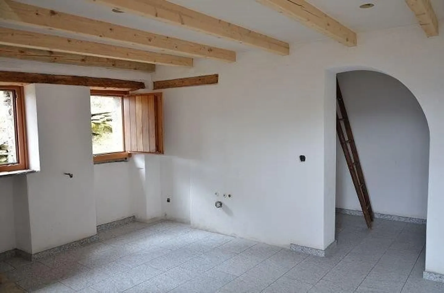 Due rustici parzialmente ristrutturati con giardino - Foto 8 di 27