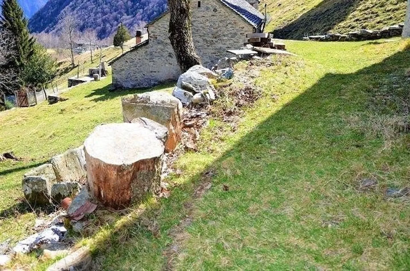 Due rustici parzialmente ristrutturati con giardino - Foto 14 di 27